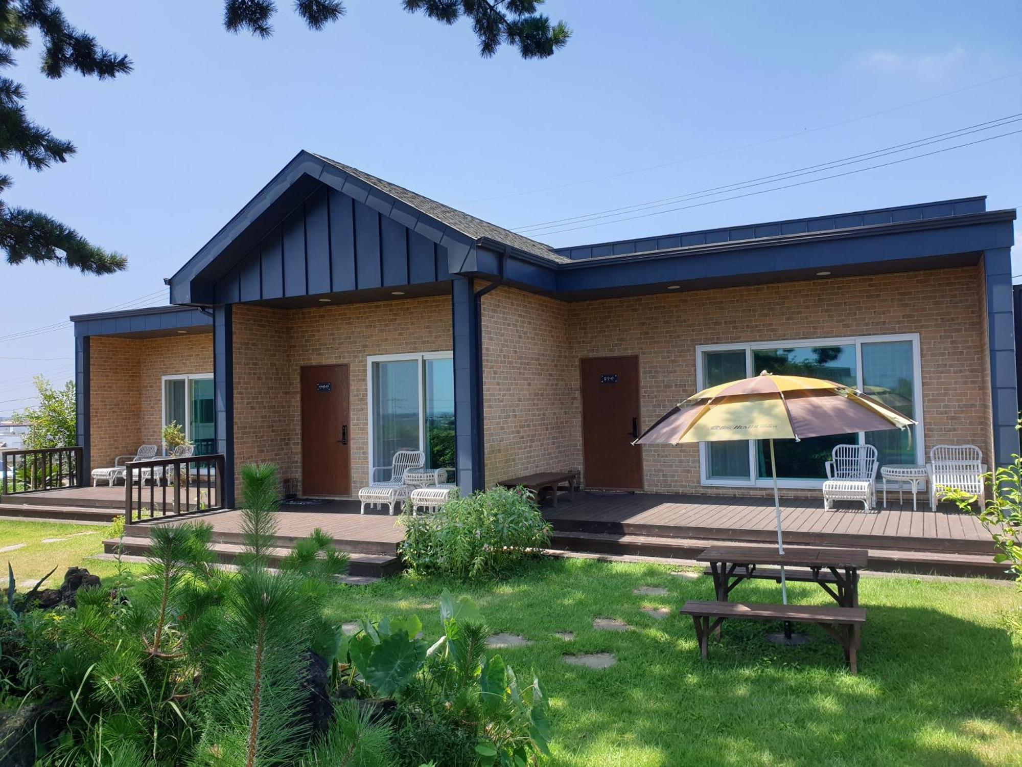 Wind Jeju Cafe & Pension ソギポ エクステリア 写真