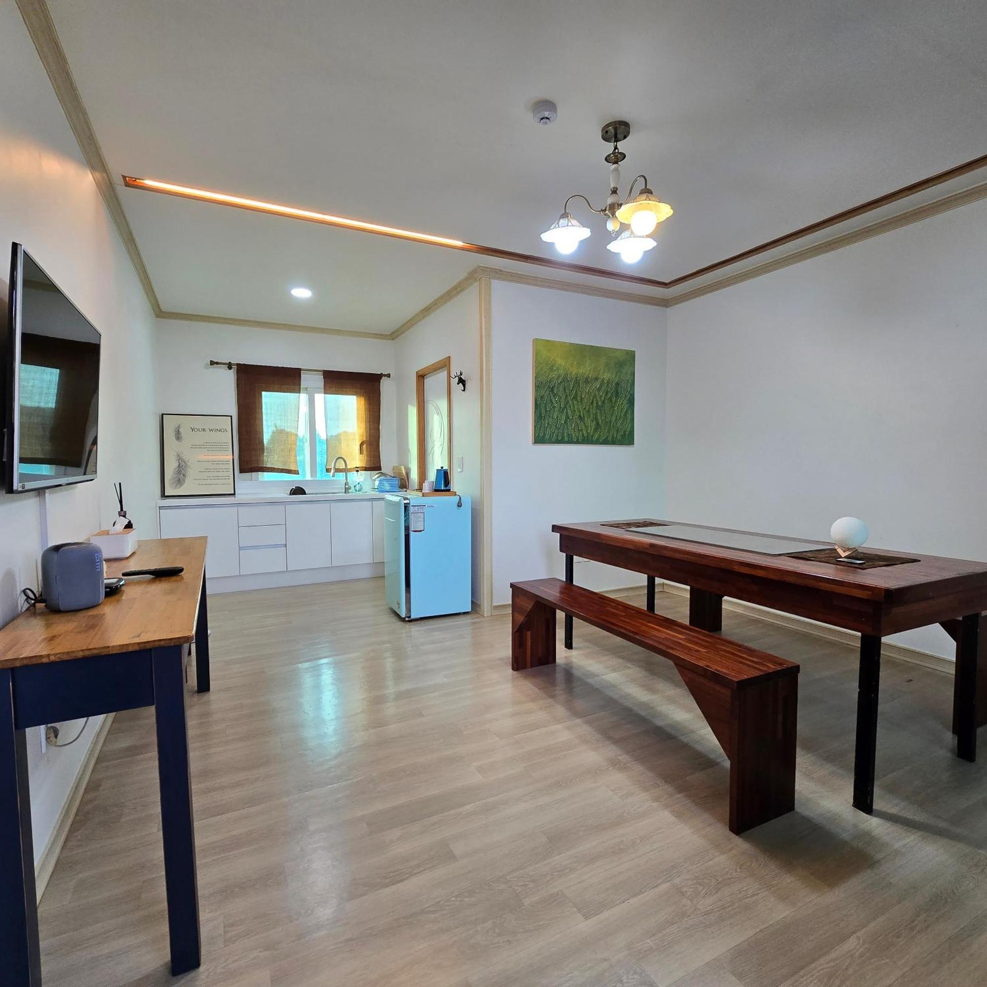 Wind Jeju Cafe & Pension ソギポ エクステリア 写真