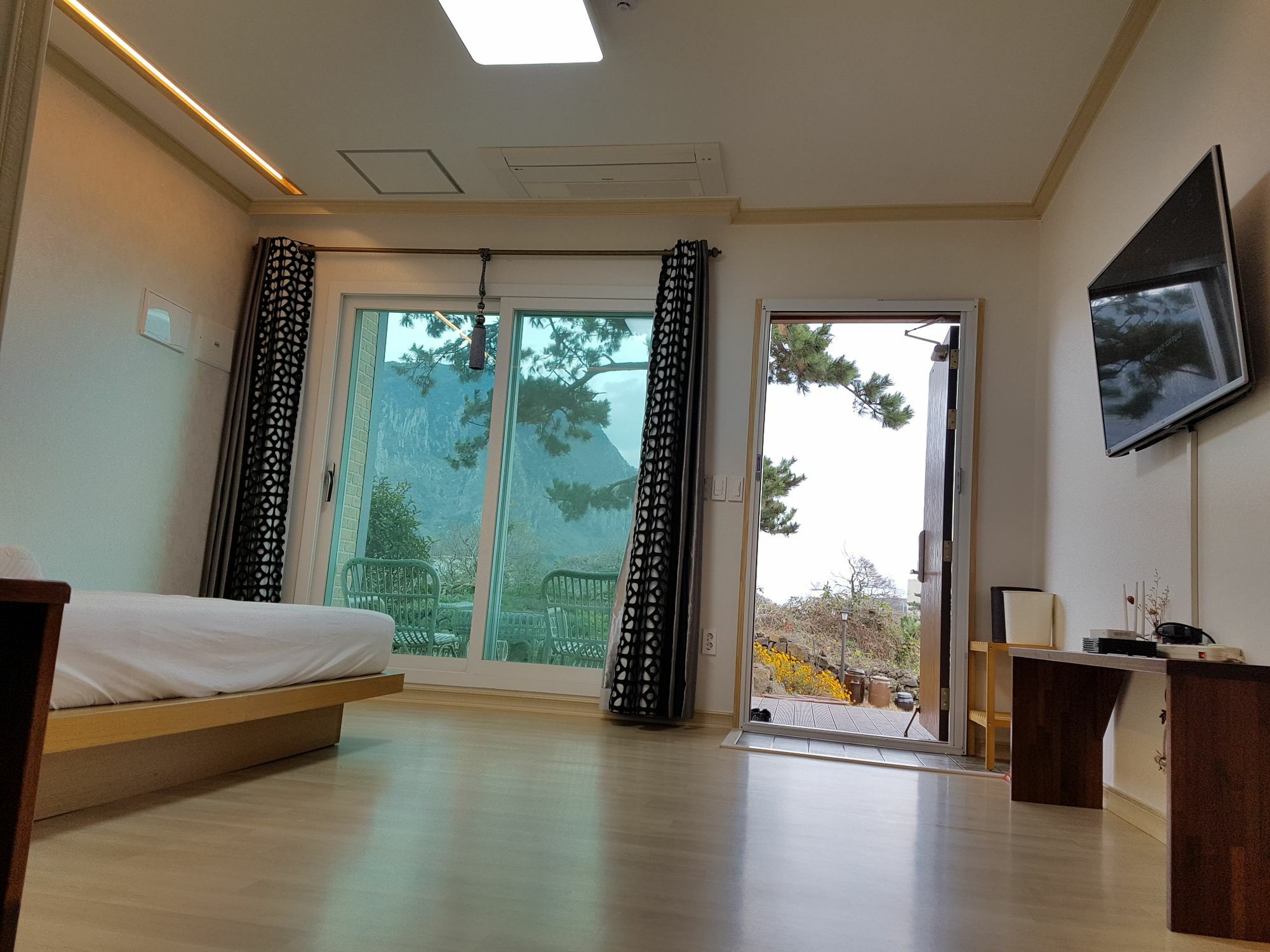 Wind Jeju Cafe & Pension ソギポ エクステリア 写真