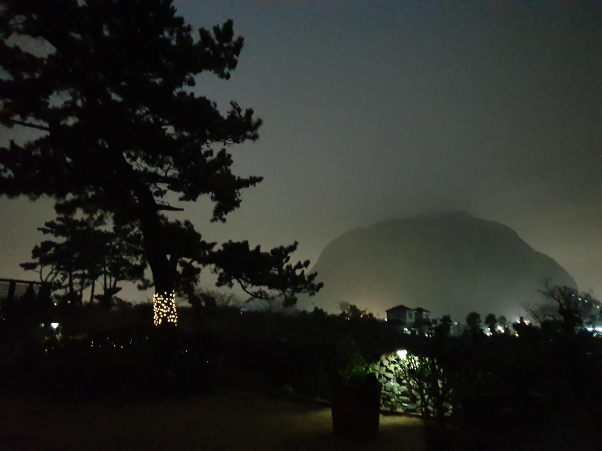 Wind Jeju Cafe & Pension ソギポ エクステリア 写真
