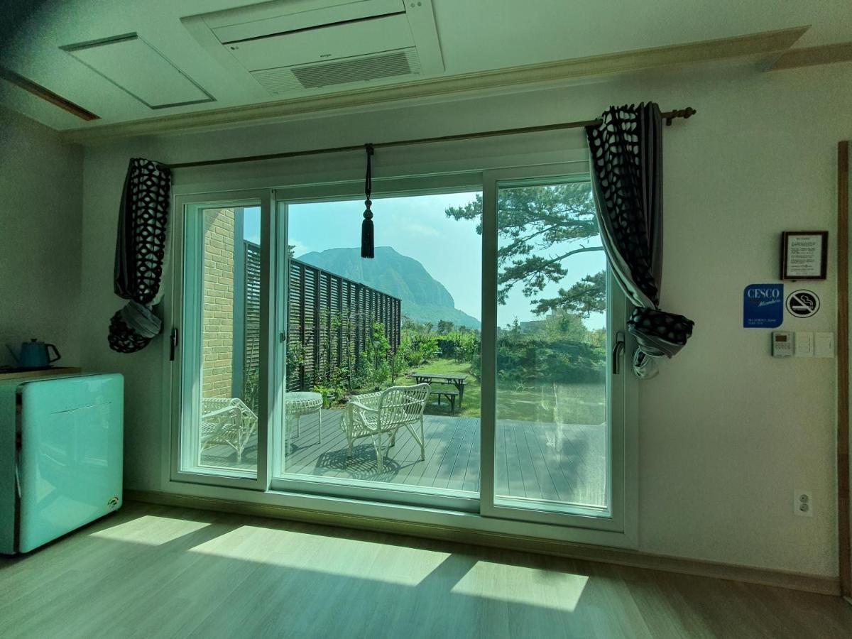 Wind Jeju Cafe & Pension ソギポ エクステリア 写真